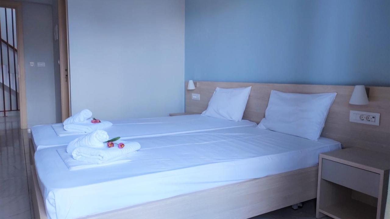 Delfini Hotell Nydrí Eksteriør bilde