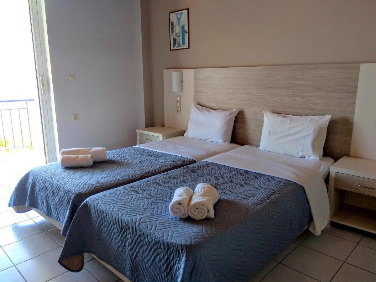 Delfini Hotell Nydrí Eksteriør bilde