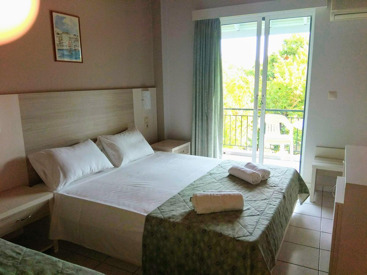 Delfini Hotell Nydrí Eksteriør bilde