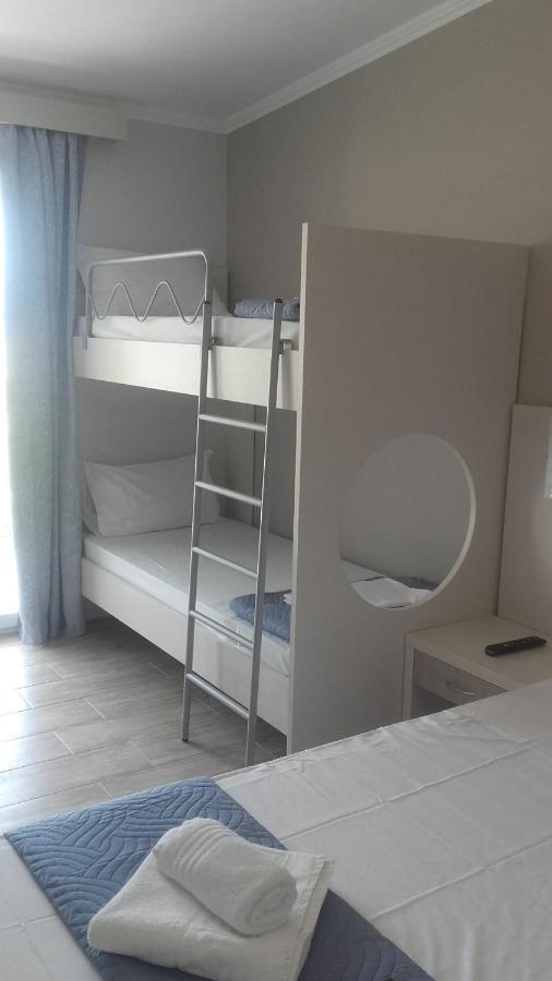 Delfini Hotell Nydrí Eksteriør bilde