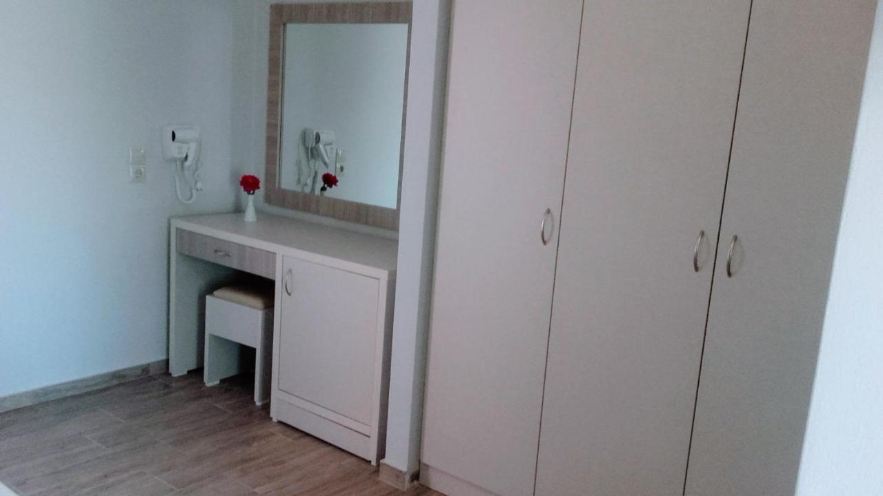 Delfini Hotell Nydrí Eksteriør bilde